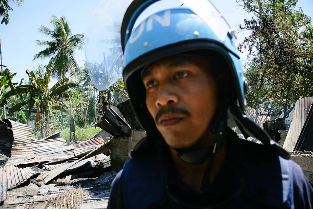 UN Police restore law and order in the Dili suburb of Bairro Pité